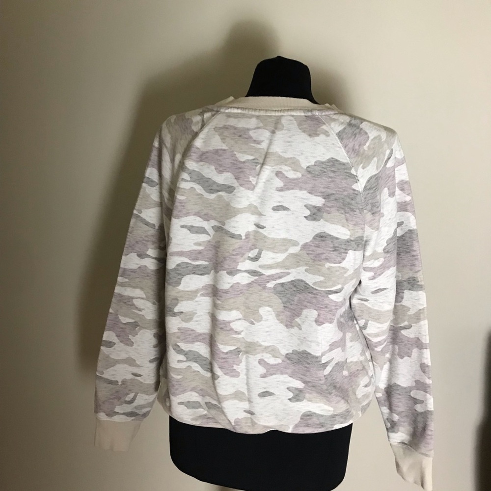 Old Navy Camouflage Print Women's Sweatshirt - Picture 3 of 4